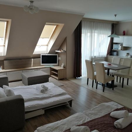 Zafírgyöngy Apartmanok Sarvar Exterior foto