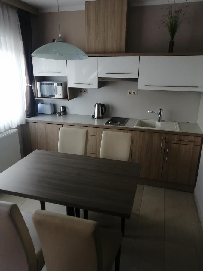 Zafírgyöngy Apartmanok Sarvar Exterior foto